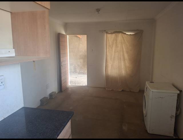 2 BEDROOM FREEHOLD FOR SALE IN WINDMILL PARK